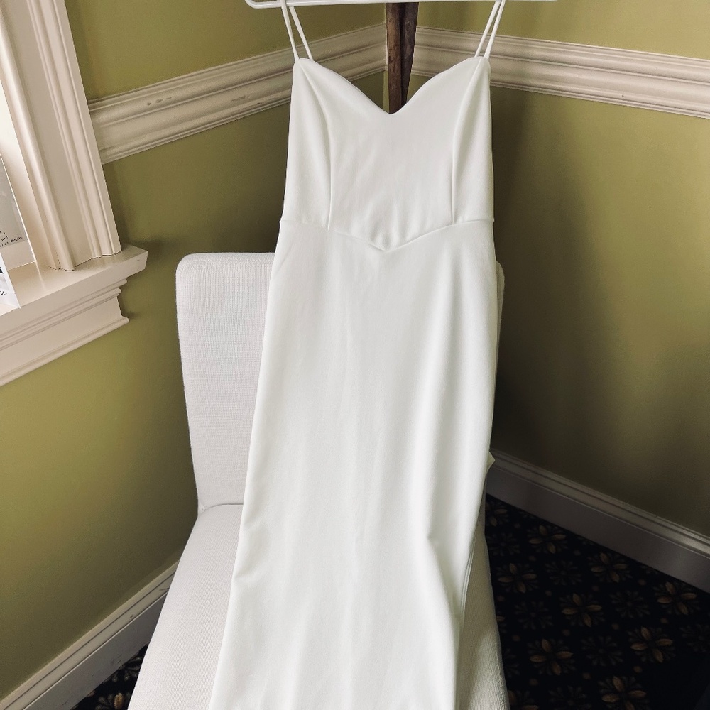 BRAND NEW WINDSOR ELEGANT WHITE GOWN Small Chico